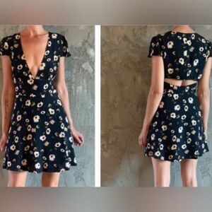 Aritzia Sunday Best Floral Rand Fit N' Flare Plunge Open Back Dress- Size 6